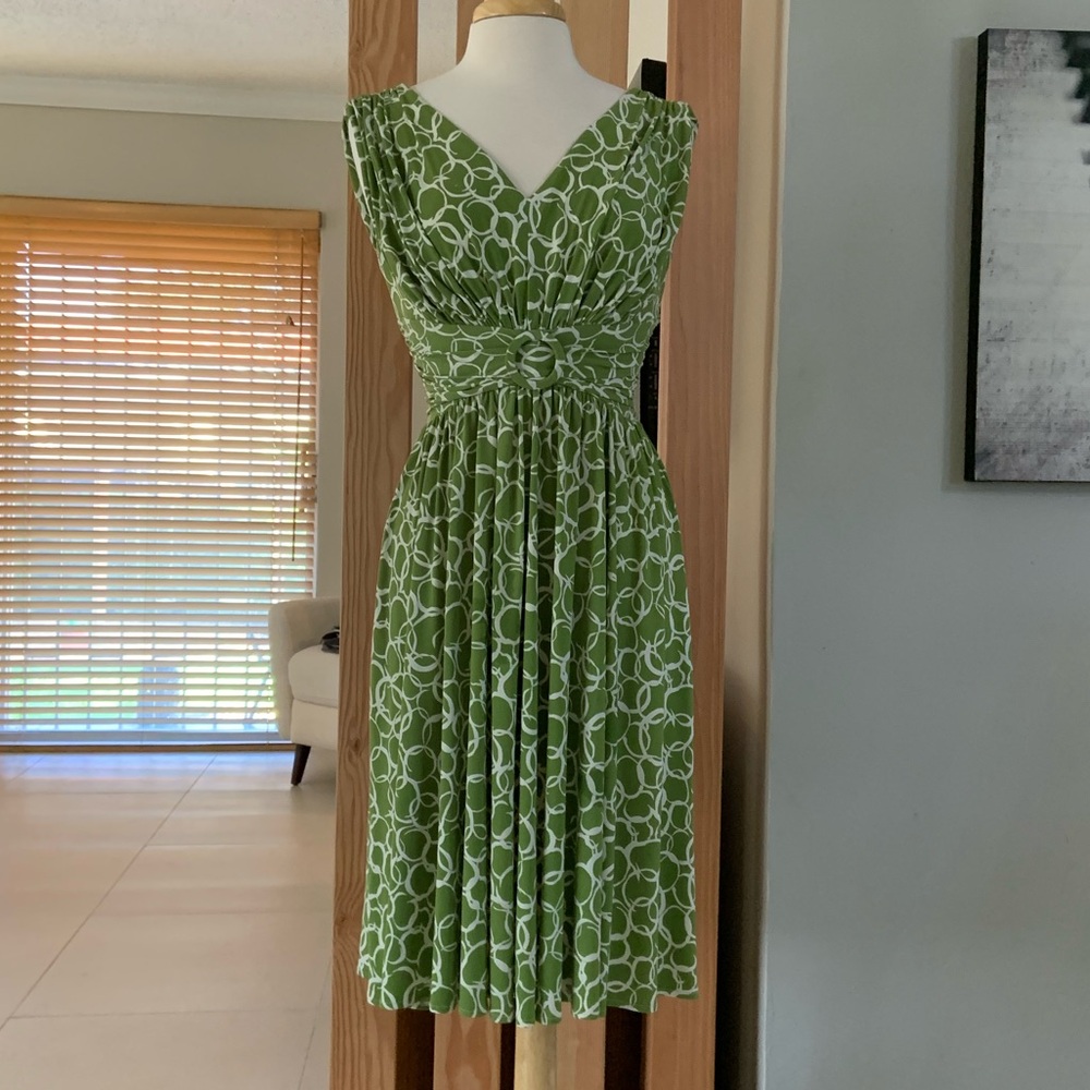 🌿 Maggy Boutique Green Floral Midi Dress | 4